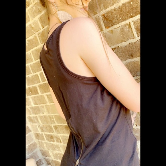 Trendy Tank - Picture 13 of 14